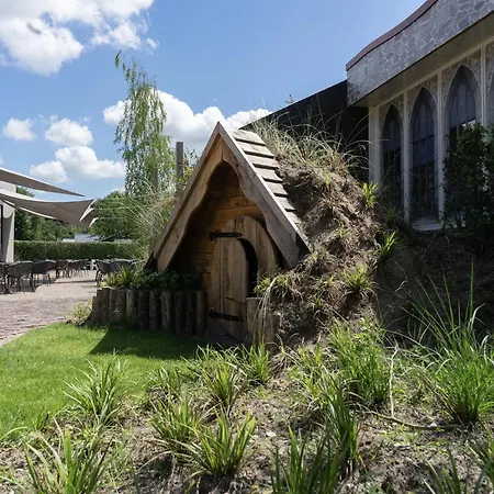 Comfortable With Microwave, Efteling At 2km Chalet *